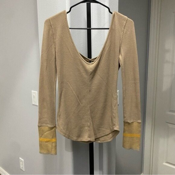 Free people mod stripe tan yellow hook eye cuff thermal top womens Medium - Picture 6 of 7